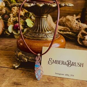 Opalescent Pendant Necklace